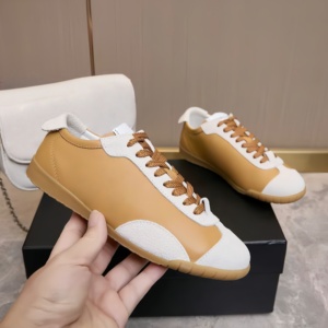 รองเท้าผ้าใบผู้หญิงแบรนด์ดีไซเนอร์คุณภาพสูง ดีไซน์หรูหรา สวมใส่สบาย น้ำหนักเบา พื้นนุ่ม เหมาะสำหรับเดินเล่นกลางแจ้ง ระบายอากาศได้ดี - Product Image 6