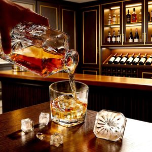 Ensemble de carafe à whisky en verre cristal de 750 ml (25 oz) avec 4 verres et boîte cadeau en bois, gravure laser possible - Product Image 5