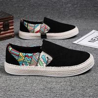 Chaussures de sport pour hommes à prix de gros, nouvelle collection, respirantes, en maille blanche, originales, polyvalentes, décontractées, pour le skateboard, baskets tendance