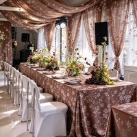 Ensemble de linge de banquet moderne en jacquard floral non tissé, lavable, motif fleurs de cerisier, avec nappe et draperie de plafond assorties pour mariage et salle d'événements