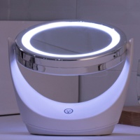 Cermin Rias Bulat Isi Ulang yang Dapat Dipakai Sendiri dengan Lampu LED Sensor Sentuh Rotasi 360 Derajat Desain Cermin Dua Sisi
