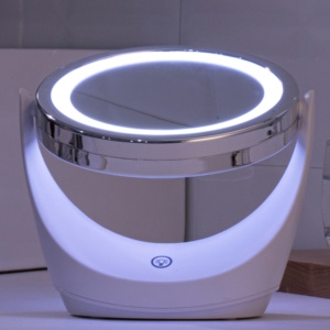 <span class=keywords><strong>Espejo</strong></span> <span class=keywords><strong>de</strong></span> Maquillaje <span class=keywords><strong>Redondo</strong></span> Recargable con Luz LED, Sensor Táctil, Rotación <span class=keywords><strong>de</strong></span> 360° y Diseño <span class=keywords><strong>de</strong></span> Doble Cara - Product Image 4