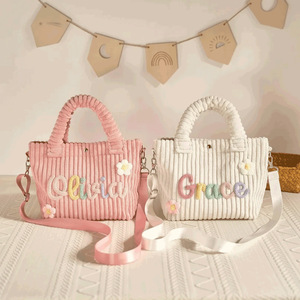 Sac fourre-tout en velours côtelé épais grande capacité, sac à bandoulière décontracté pour filles, collection Printemps 2026, couleur unie avec lettres et fermoir - Product Image 4