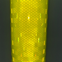 Feuille réfléchissante microprismatique fluorescente jaune-vert en PVC/PET, imprimable UV, autocollant de sécurité étanche pour signalisation routière