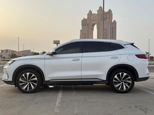 Voiture électrique B Y D Song Plus 2025, conduite à gauche, hybride, moteur EV, véhicule à énergie nouvelle, autonomie 601-700 km, 300 kW, 90-110 kWh - Product Image 6