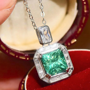 Collana con Ciondolo a Catena Geometrica Classica per Donne, Gioiello Elegante in Lega di Rame per Serate alla Moda - Product Image 1