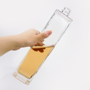 Botella vacía <span class=keywords><strong>de</strong></span> vidrio <span class=keywords><strong>de</strong></span> cuello largo <span class=keywords><strong>de</strong></span> forma cuadrada <span class=keywords><strong>de</strong></span> licor <span class=keywords><strong>de</strong></span> vodka con excelente calidad y servicio integral - Product Image 6