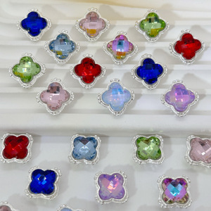 Dijes de Trébol de Cuatro Hojas con Cristales Brillantes para la Creación de Joyas, Colgantes de Trébol de la Suerte, Plateados, Libres de <span class=keywords><strong>Plomo</strong></span> y Níquel - Product Image 5