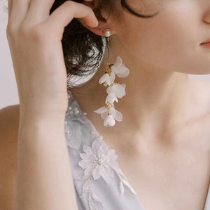 <span class=keywords><strong>Orecchini</strong></span> da sposa fatti a mano gioielli bianchi fiori lunghi <span class=keywords><strong>orecchini</strong></span> <span class=keywords><strong>orecchini</strong></span> a goccia dichiarazione <span class=keywords><strong>cerchietti</strong></span> abbigliamento tessuto Chiffon fiore - Product Image 4