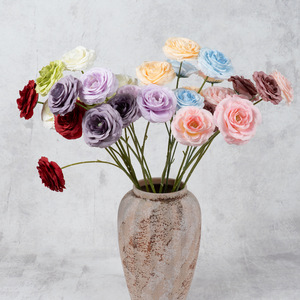 Fleurs artificielles en soie texturées, roses à trois têtes, pour la décoration de la maison, les mariages, les allées, le salon et l'entrée. - Product Image 3
