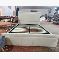 Lit rembourré de luxe en velours de haute qualité, design neutre pour la maison, avec système de levage à gaz et rangement, en tissu et bois de bouleau, disponible en tailles Queen et King