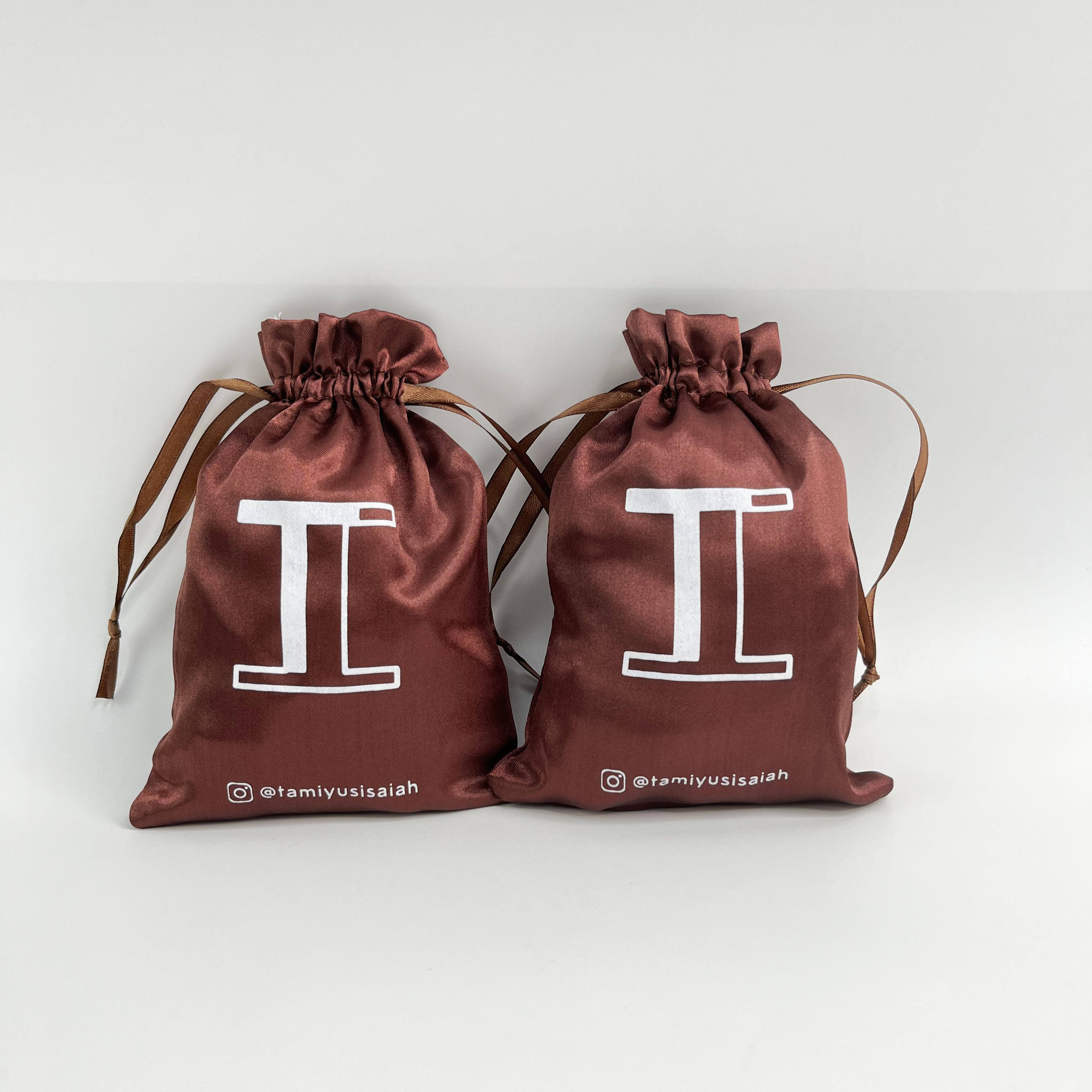 สีแดงไวน์