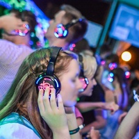 Système de disco silencieux 3 canaux Vivid and Classic avec portée de 500 m, pack de 40 casques de disco silencieux RF988 avec émetteur et chargeur