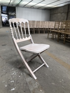 Location de chaises de banquet pliantes en bois de hêtre pour mariage, événement et fête - Product Image 2