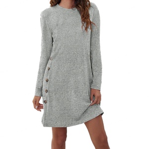 Vente en gros de robes pour femmes de haute qualité, sur mesure, OEM, mode décontractée, col rond, manches longues, boutons sur le côté - Product Image 1