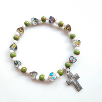 Bracelet extensible pour femme en alliage plaqué or avec breloques catholiques, perles en céramique en forme de cœur, pendentif croix et médaille sainte