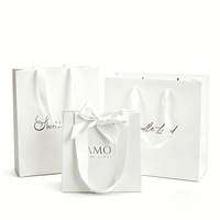 Sacs shopping en papier blanc personnalisés avec poignée en satin, logo de marque imprimé, sac cadeau pour bijoux, pierres précieuses, accessoires de luxe, emballage