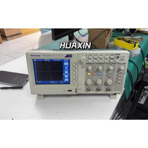 Tektronix TDS1012C-SC 100M d'occasion - Product Image 5