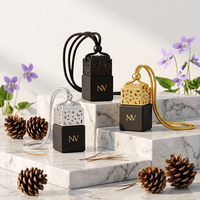 Flacon de parfum pour voiture en verre carré noir mat et blanc de 8 ml, vide, avec bouchon en bois, diffuseur d'air suspendu, vente en gros personnalisée en usine