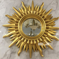 Miroir mural Sunburst avec cadre doré flamboyant et motif cheval central pour salon, décoration intérieure, vente en gros