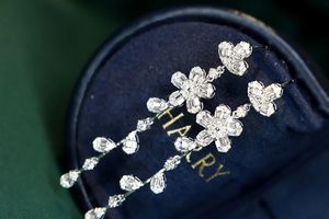 Boucles d'oreilles Xinfly en or blanc 18 carats, design floral, diamants véritables, design intemporel, événements formels, port quotidien, élégantes pour femmes, vente chaude - Product Image 5