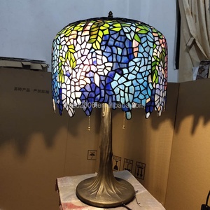 Lámpara de Mesa LED de 14'' con Diseño Europeo y Motivo de Glicinia China, Estilo Tiffany, Vidrio Artístico Hecho a Mano, Alimentación CA, Pantalla Azul para Cafetería - Product Image 4