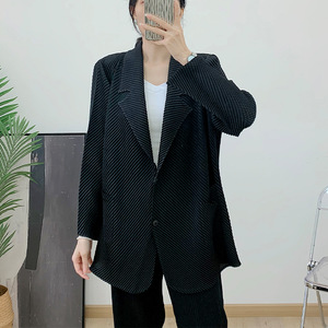 Giacca Cardigan Plissettata Miyake con Colletto alla Coreana, Tinta Unita, Moda Oversize, Vestibilità Regolare, Monopetto da Donna 2026 - Product Image 3