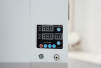 Impresora UV DTF Industrial Inteligente XINMEI, Impresora de Etiquetas de Cristal UV DTF con Cabezales de Impresión Dobles para Producción de Calcomanías Personalizadas