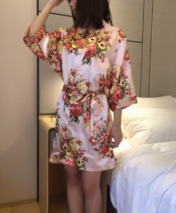 Vestaglia <span class=keywords><strong>da</strong></span> donna di lusso in raso di poliestere con fiori stampati Kimono in raso Kimono manica 3/4 accappatoio - Product Image 5