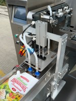Machines de remplissage automatiques de sachets Doypack pour l'emballage de liquides, de jus, d'eau, de pâtes alimentaires et cosmétiques