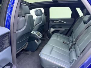 IQ Luxe : le SUV de luxe tout électrique avec Super Cruise, où la audacieuse audacité américaine classique rencontre une puissance intelligente et durable. - Product Image 5