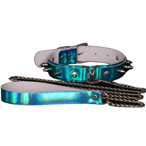 Collar de cuero PU holográfico con remaches, estilo punk, sexy, para mascotas, con cuerda de tracción, gargantilla de moda con cadena. - Product Image 1