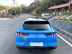 Véhicule à énergie nouvelle <span class=keywords><strong>Ford</strong></span> <span class=keywords><strong>Mustang</strong></span> Mach-<span class=keywords><strong>E</strong></span> modèle 2021 <span class=keywords><strong>GT</strong></span> Première édition - Product Image 4