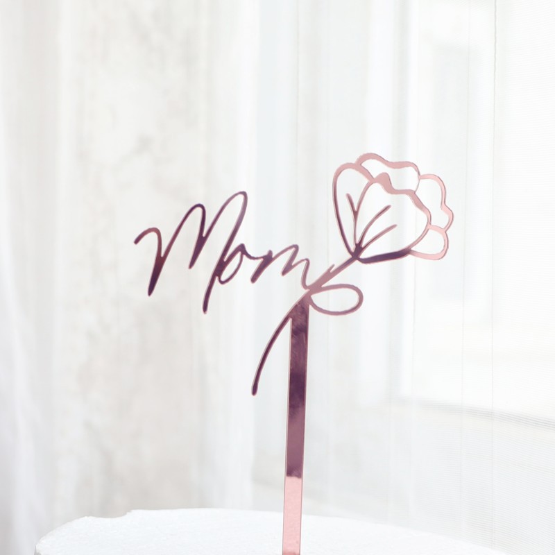 Oeillet en or rose MAMAN