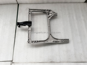 Prix de gros Pièces pour camions de transport Support gauche de garde-boue arrière 8403075-C6103 à vendre - Product Image 2