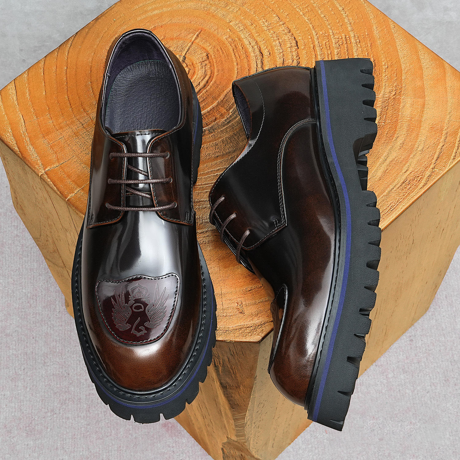 สีน้ำตาล