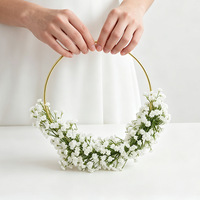 Karangan Bunga Buatan Tangan Buatan Manusia Bingkai Bundar Emas Dekorasi Pernikahan Pengiring Pengantin Buket Ikat Tangan Putih Babys-breath