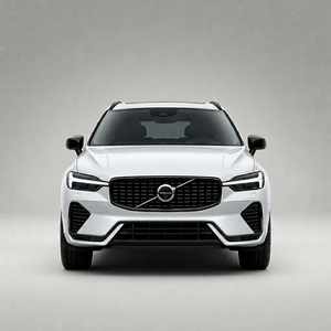 Nuova Volvo XC60 2026 Ibrida AWD SUV di Lusso Edizione Premium Bianca per Guida Urbana e Lunga Distanza - Product Image 1