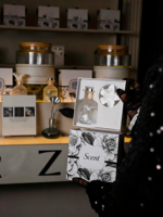 Ausziehbare Griff-Aromatherapie-Geschenkbox EVA Maßgefertigte Kosmetik-Aufbewahrung Damen-Parfüm Papier-Karton Mini-Party-Geschenkbox Beutel