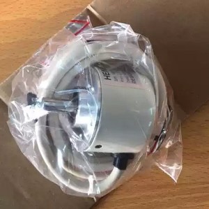 Codificador Rotatorio Hengstler Ri41 Ri41-O500es 21kb-15s-5, Eje Sólido Incremental con Cables - Product Image 1