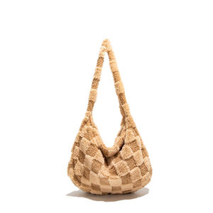 2026 Yeni Moda Peluş Çanta Bayan Büyük Kapasiteli Tote Çanta Bayan Kış Çantası Kadınlar İçin Çapraz Askılı Çanta - Product Image 5