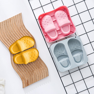 แม่พิมพ์เค้กซิลิโคนแบบไม่ติดกระทะ ดีไซน์รองเท้าแตะน่ารัก เกรดอาหาร ใช้ซ้ำได้ แม่พิมพ์ซิลิโคนแม่เหล็กสำหรับทำช็อกโกแลต ลูกอม และน้ำแข็ง DIY - Product Image 3