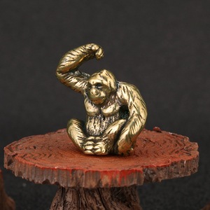 1 pièce, nouvelle décoration <span class=keywords><strong>de</strong></span> bureau artisanale en laiton, motif gorille, en cuivre antique - Product Image 4