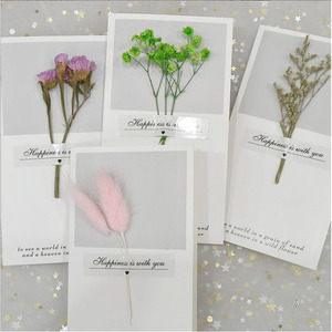 Jour de l'<span class=keywords><strong>An</strong></span> Saint Valentin Cartes de voeux Roses séchées Cadeaux de poche Fête des enseignants Anniversaire Festive Roses Collection de cartes - Product Image 4