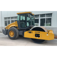 Compacteur à tambour vibrant simple de 11 tonnes XS113E en stock pour la compactation des terrasses de construction