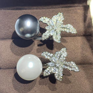 Pendientes de Perlas Q488, Redondos, AAA, Negros y Blancos, con Forma de Flor, Plata 925, Joyería para Mujer, para Bodas - Product Image 1