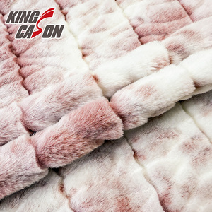 KINGCASON-Tejido de punto cálido de alta calidad, <span class=keywords><strong>precio</strong></span> barato, resistente, supersuave, 100% poliéster tallado, piel de conejo de imitación para gorro de bebé - Product Image 3