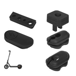 Juego de 5 tapas de silicona para puerto de carga, cubierta impermeable y antipolvo para patinete Xiaomi 5 Plus, piezas de patinete - Product Image 1