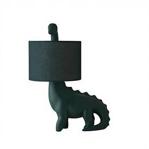 <span class=keywords><strong>Lampada</strong></span> da Tavolo a Forma di Dinosauro Giocosa e Fantasiosa, Luce Notturna Creativa in Resina Verde Foresta a Forma di Brachiosauro per la Cameretta dei Bambini - Product Image 1