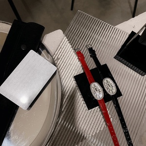 Montre de luxe haut de gamme, mouvement à quartz précis, boîtier serti de diamants, bracelet léger en cuir de crocodile, Longiness. - Product Image 1